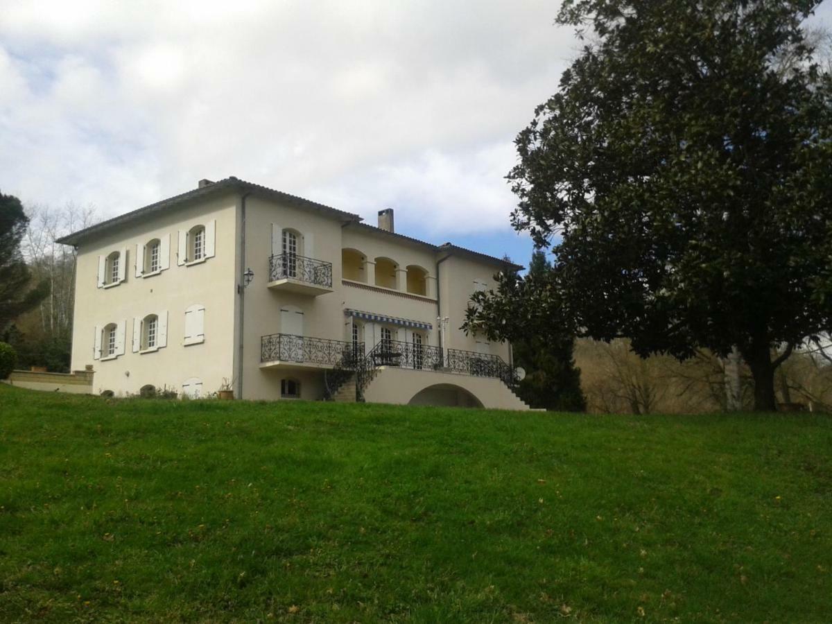 L'Escalere Acomodação com café da manhã Arnaud-Guilhem Exterior foto