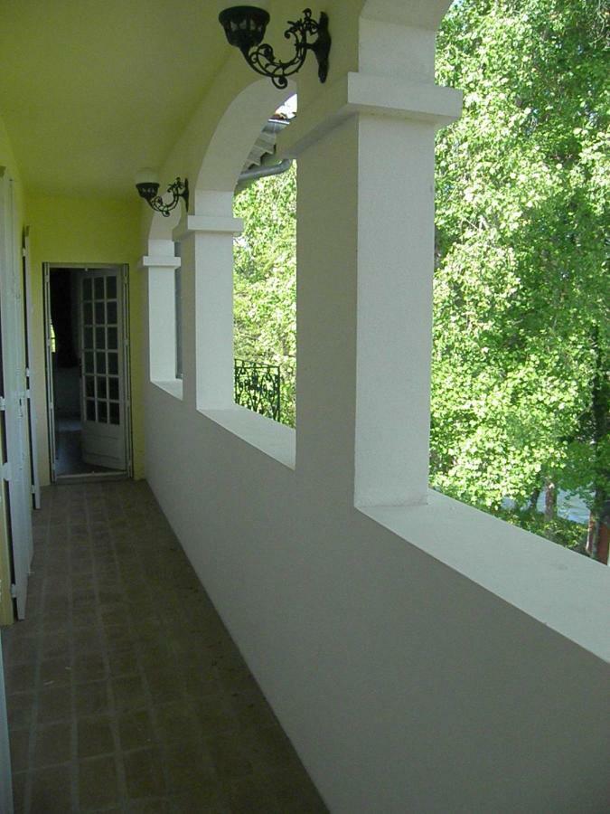 L'Escalere Acomodação com café da manhã Arnaud-Guilhem Exterior foto